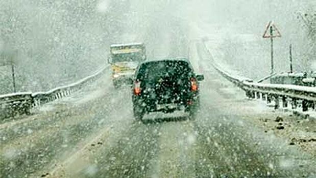 Челябинская ГИБДД просит водителей воздержаться от поездок из-за надвигающегося снегопада