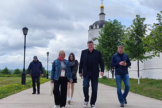 Экс-разведчик США Скотт Риттер посетил с дочкой остров Свияжск