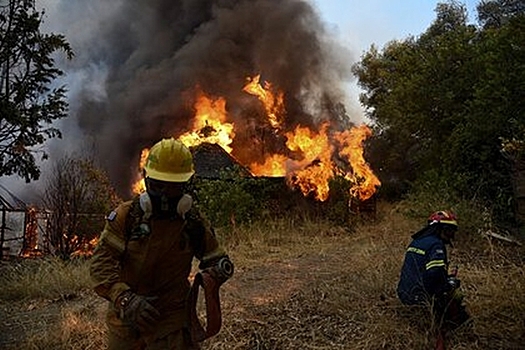 Грецию охватили пожары