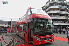 Ханойцы посчитали двухэтажные автобусы дорогими