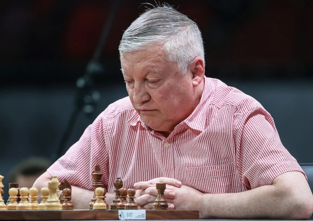 Фабиано каруана против магнуса карлсена. Магнус карлсен шахматист. Карлсен о читерстве. Лучший шахматист сейчас. Карлсен каспаров 2004.