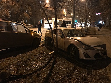 Устроил автокегельбан на летней резине: водитель Hyundai GT спровоцировал массовое ДТП в Самаре