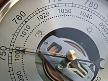 Атмосферное давление в Москве приблизилось к рекордной отметке