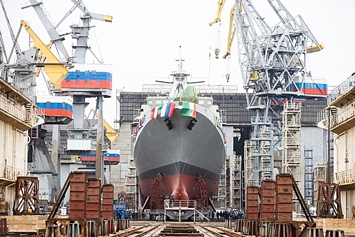 В Калининграде спустили на воду фрегат, построенный для ВМС Индии
