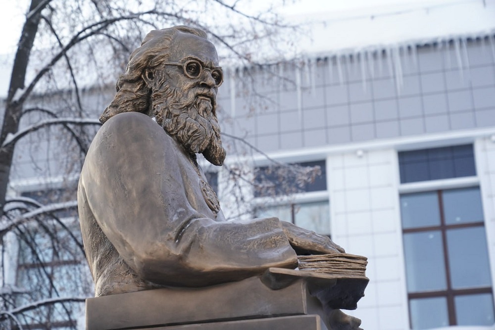 В Кемерове поставили памятник святителю Луке Крымскому