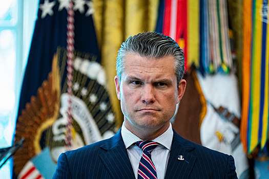 Глава Пентагона скандально уволил начальника штаба ВМС США