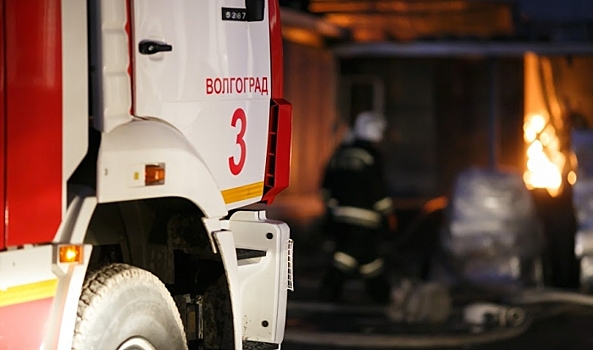 Пять машин сгорели за ночь в Волгограде и Волжском