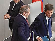 Депутатов вытесняют с улицы