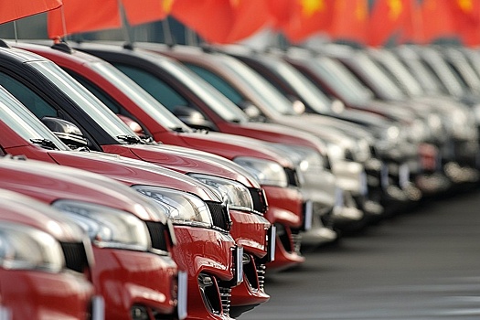 Тарифная война США отбирает у автогигантов миллиарды долларов: глобальный шок и необходимость в локализации производств