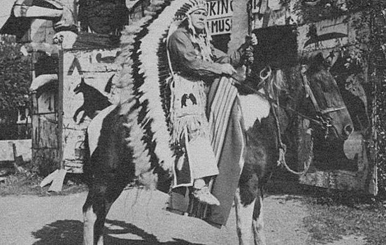 Как герой СССР Иван Даценко стал вождем племени индейцев в Канаде
