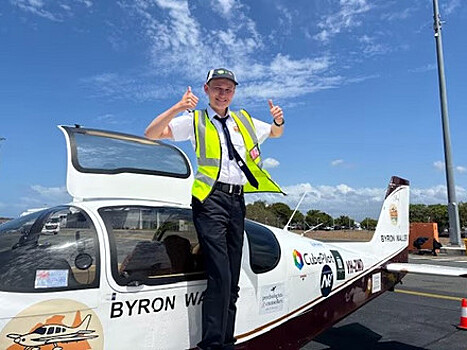 15-летний подросток совершил кругосветное путешествие в качестве пилота