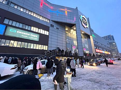 «В настоящем пожаре мы бы погибли»: новосибирцы вспомнили «Зимнюю вишню» после эвакуации в «Сан Сити»