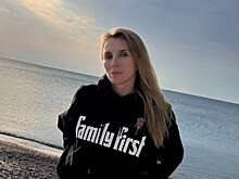 56-летняя Светлана Бондарчук вышла в бикини, показав свою фигуру