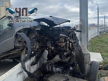 В Челябинске Митсубиси Пажеро протаранил бетонное ограждение