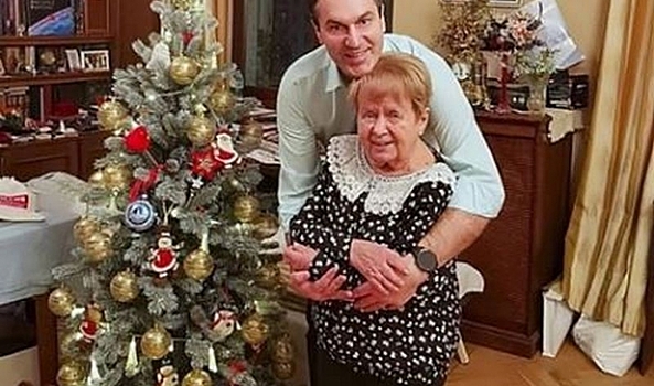 94-летняя Александра Пахмутова вернулась домой после госпитализации