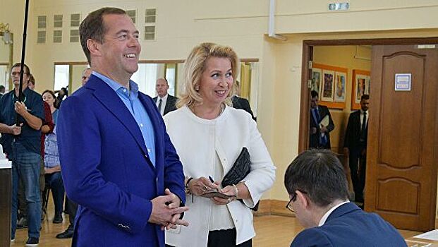 Медведев отметит день рождения в кругу семьи