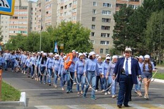 Красочными шествием отметили День города в Саянске