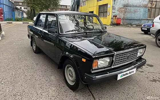 Раритет гаражного хранения: «семерка» (ВАЗ-2107) с пробегом всего 6,6 тыс. км