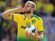 Над этим футболистом смеялись даже фанаты. Теперь он лучший бомбардир АПЛ