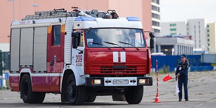 Пожар произошел в административном здании во Внуково