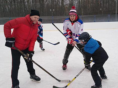 Дети и родители из Куркина поучаствовали в хоккейном турнире