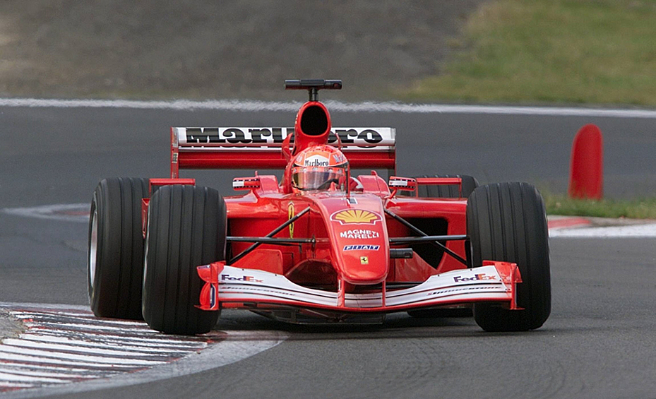 Михаэль Шумахер за рулем своего болида, 2001 год