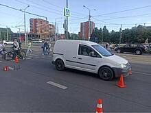 На площади Василевского девушка на «каблучке» сбила 55-летнюю женщину, которая не успела перейти дорогу на зелёный