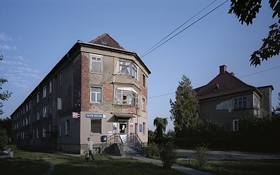 Всемирно известный японский фотограф отправился на окраину Черняховска ради старинных зданий