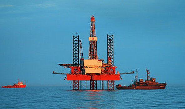 Россия девятый месяц сохраняет второе место по добыче нефти