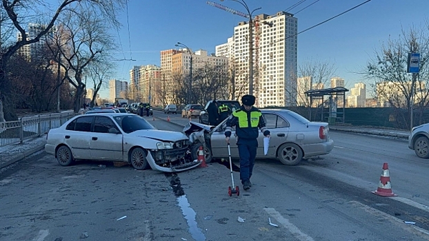 Пятилетний ребенок погиб в ДТП в Екатеринбурге: автокресло валялось в куче вещей