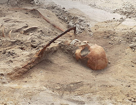 Археологи нашли могилу женщины-«вампира»