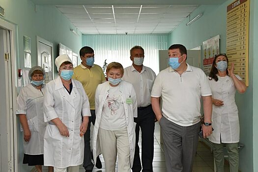 Пётр Глыбочко и Андрей Еремин провели встречи с врачами и педагогами Саратовской области