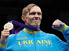 Усик дебютировал в профессиональном футболе