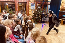 В Воскресной школе Филаретовского храма показали новогодний спектакль для детей
