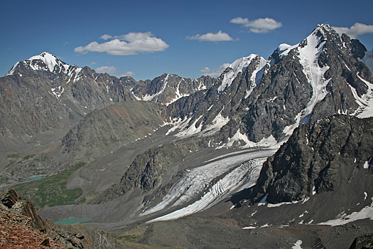 Четверо альпинистов погибли в горах Алтая