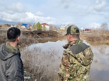 Оренбуржцы пика своего паводка не боятся. Они помогают орским соседям