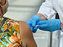 Эпидемиолог объяснил, защищает ли от других инфекций прививка от COVID-19