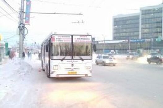 В Новосибирске скончался пассажир, которому оторвало ногу на остановке