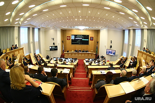 Депутаты думы ХМАО устроили скандал из-за повышения зарплаты