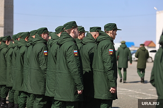 Из Сургута на военную службу отправились солдаты-призывники