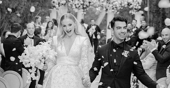 «Какие свадьбы в Голливуде!»: кто из зарубежных знаменитостей пошёл под венец в 2019 году