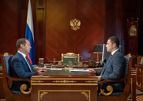 Дмитрий Медведев выразил надежду, что Михаил Ведерников вошёл в курс дел в Псковской области