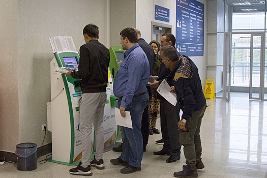 Корреспондент "РГ" потратила больше месяца в попытке переоформить лицевые счета