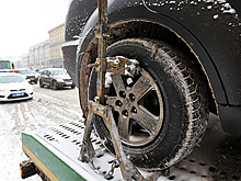 В Иркутске эвакуировали автомобиль со спящим двухлетним ребенком