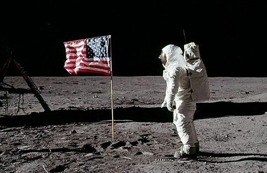 Как американцы улетали с луны