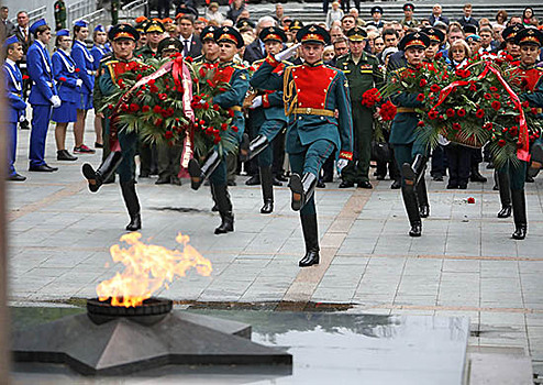 В Екатеринбурге родственники почтили память красноармейцев, считавшихся пропавшими без вести