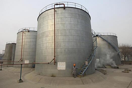 Китай продолжил наполнять нефтяные резервы