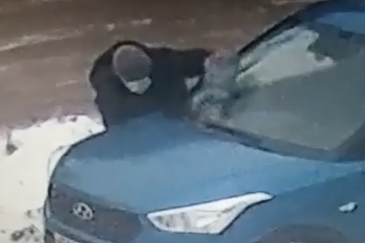 В Екатеринбурге мужчина сжег автомобиль из-за ревности