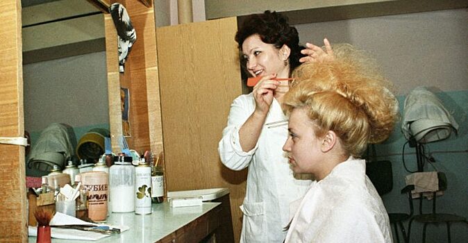 Парикмахерские и каноны красоты в СССР: фотоподборка