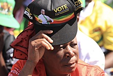 В Зимбабве начались президентские и парламентские выборы